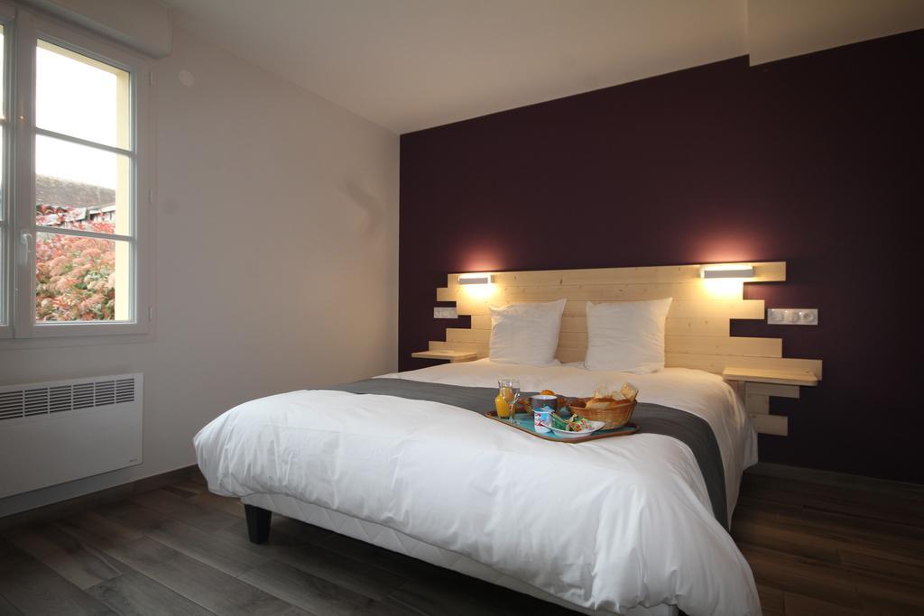 Logis Hotel Restaurant Auberge De La Cloche Le Theil-sur-Huisne Eksteriør bilde