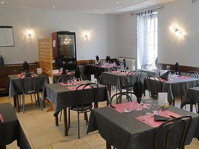Logis Hotel Restaurant Auberge De La Cloche Le Theil-sur-Huisne Eksteriør bilde